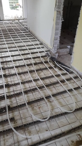 Installation af gulvvarme før støbning som del af moderne varmeanlæg